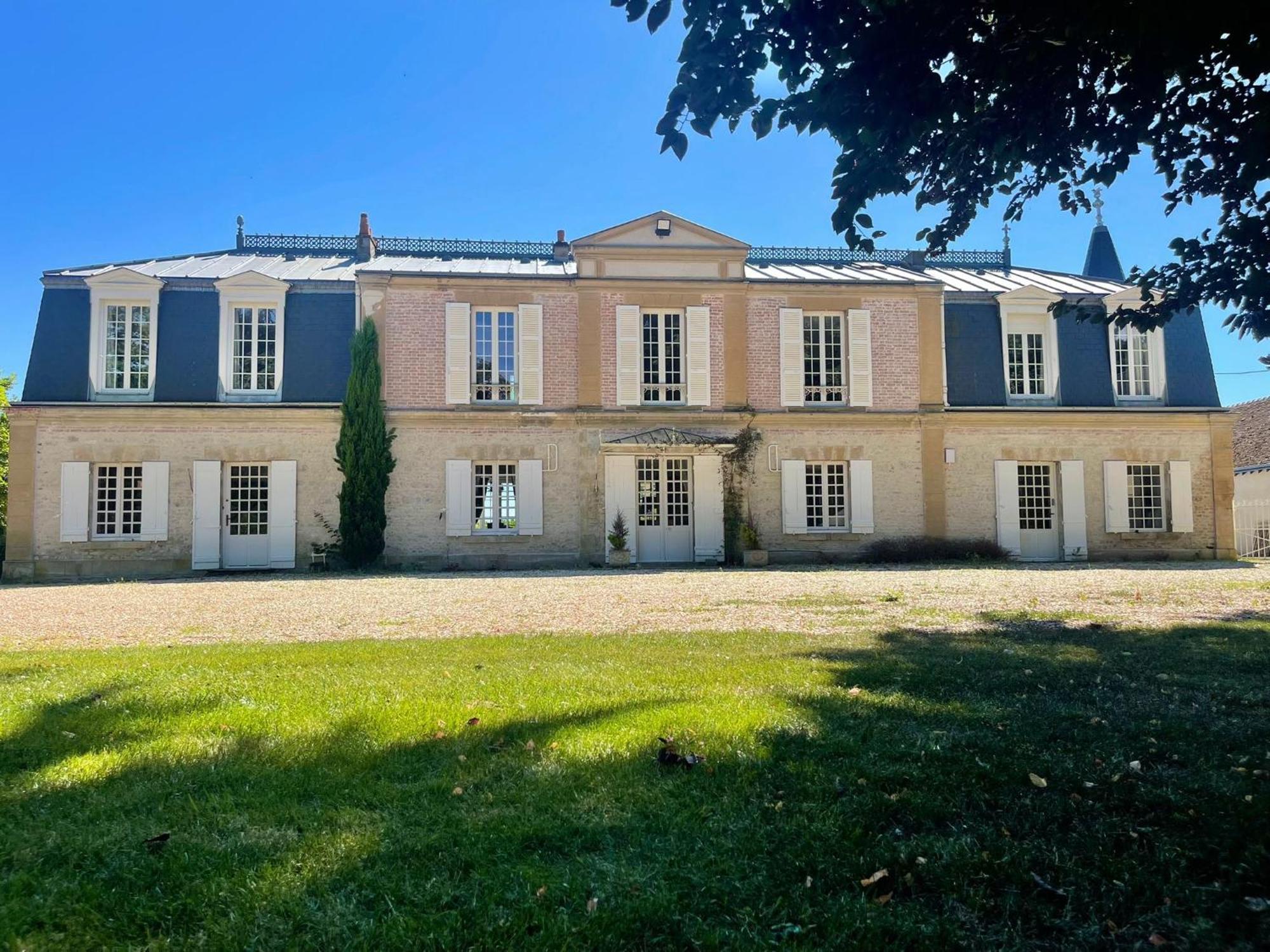 Maison Chaleureuse De 4 A 12 Personnes Neuville-aux-Bois Εξωτερικό φωτογραφία
